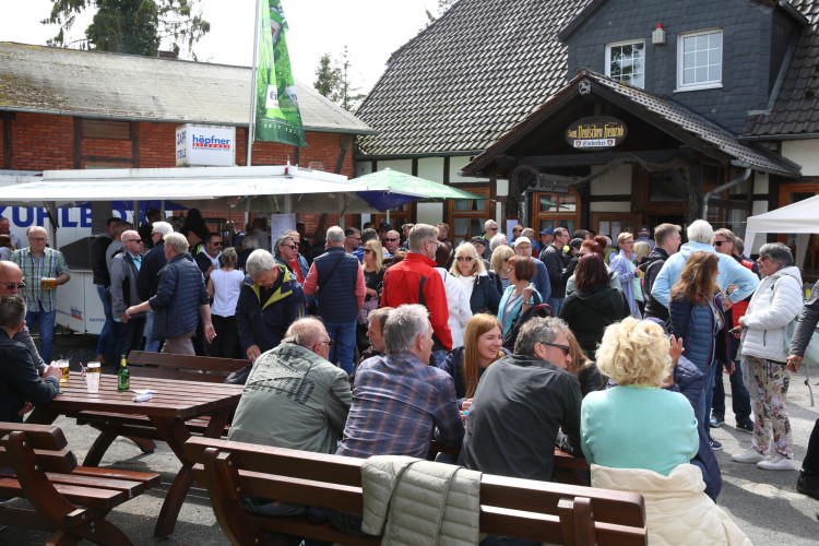 Hier kommen die schönsten Fotos vom Himmelfahrts-Hoffest beim Deutschen Heinrich in Wilsche