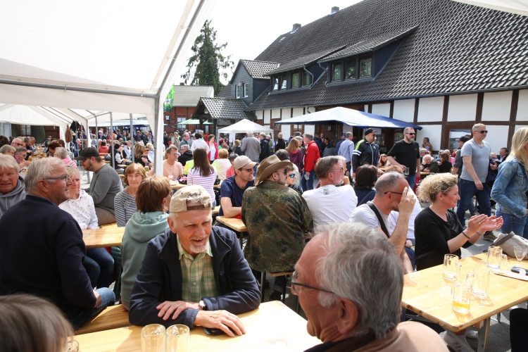 Hier kommen die schönsten Fotos vom Himmelfahrts-Hoffest beim Deutschen Heinrich in Wilsche