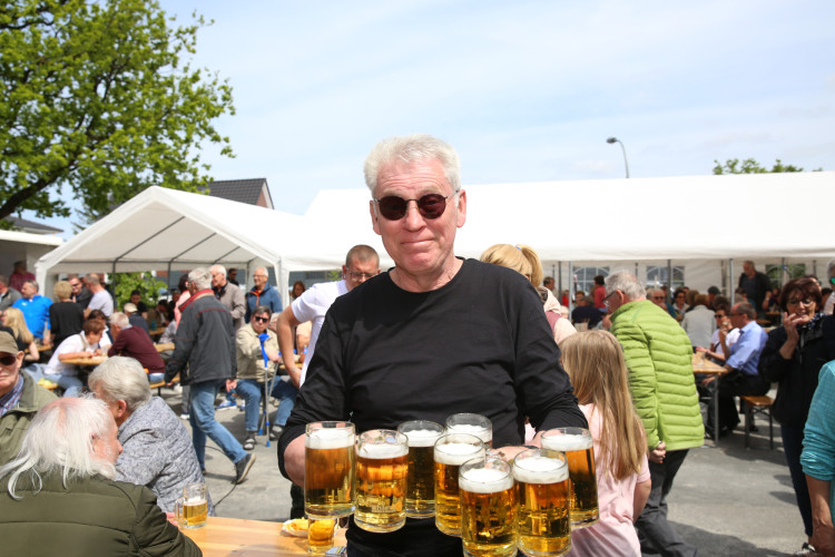 Hier kommen die schönsten Fotos vom Himmelfahrts-Hoffest beim Deutschen Heinrich in Wilsche