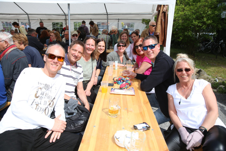 Hier kommen die schönsten Fotos vom Himmelfahrts-Hoffest beim Deutschen Heinrich in Wilsche