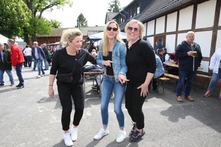 Hier kommen die schönsten Fotos vom Himmelfahrts-Hoffest beim Deutschen Heinrich in Wilsche