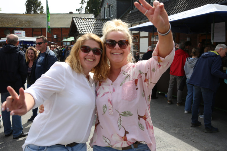 Hier kommen die schönsten Fotos vom Himmelfahrts-Hoffest beim Deutschen Heinrich in Wilsche