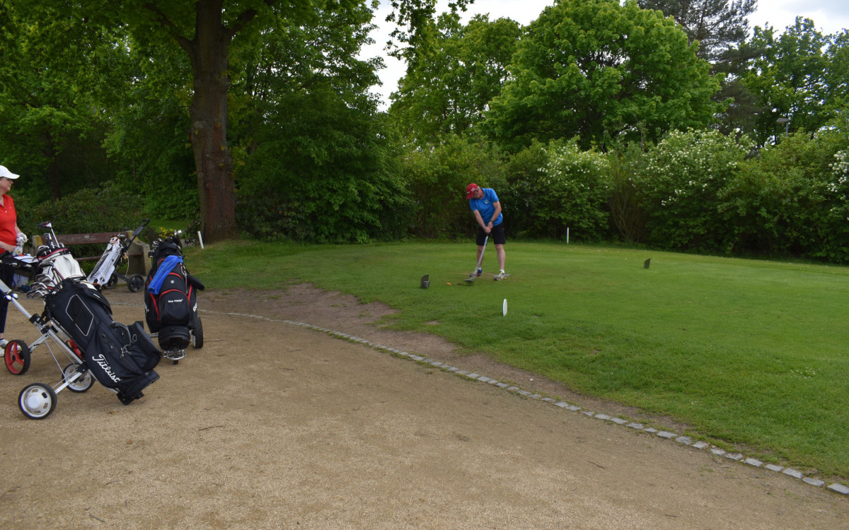 Hier messen sich Rookies mit Recken: Golfclub Gifhorn heizt das Clubleben wieder an
