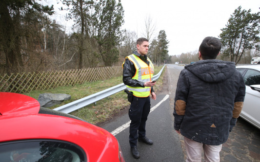 Highway-Razzia an B4 bei Gifhorn - 2 von 70 Autofahrern fliegen mehr als dass sie fahren