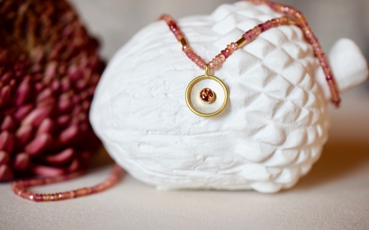 Hochwertiger und einzigartiger Schmuck für den Wunschzettel: Beate Fritz lädt in ihr Gifhorner Atelier ein