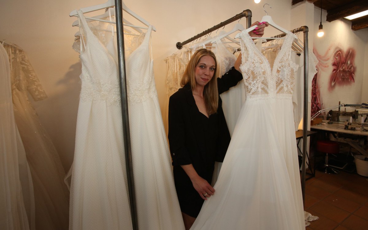 Hochzeitsmesse mit Party im Gifhorner Speicherhof: Brautmoden Jolie lädt zum Stöbern und Feiern