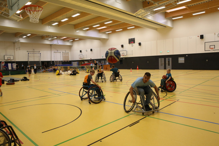 Hunderte Leute ließen sich das Sportfest All Inklusive an der Flutmulde nicht entgehen - Das sind die schönsten Bilder