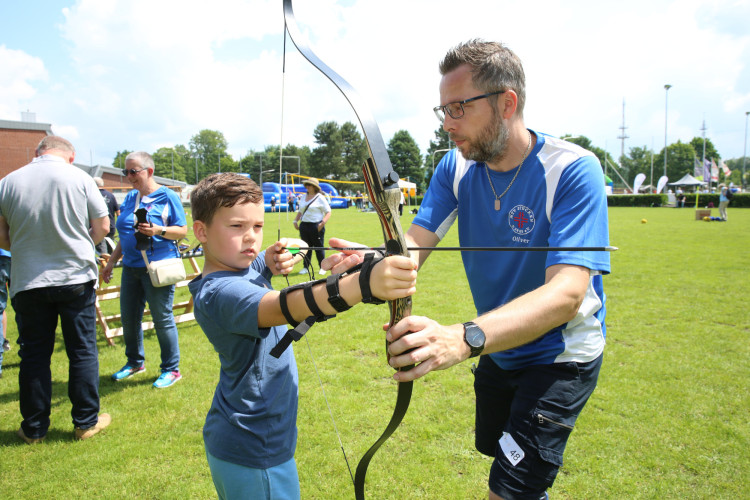 Hunderte Leute ließen sich das Sportfest All Inklusive an der Flutmulde nicht entgehen - Das sind die schönsten Bilder