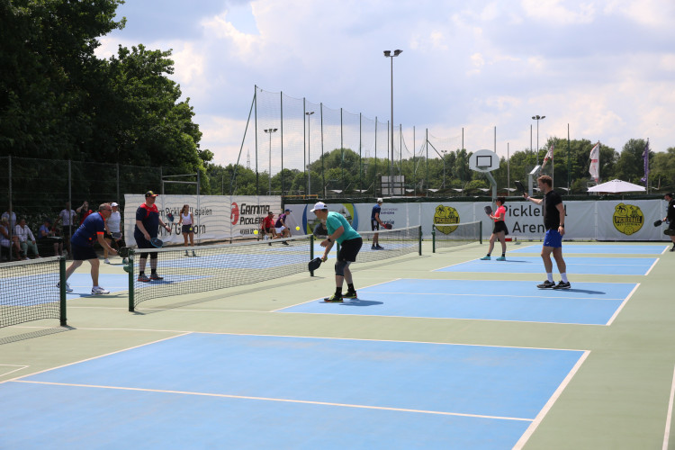 Hunderte Leute ließen sich das Sportfest All Inklusive an der Flutmulde nicht entgehen - Das sind die schönsten Bilder