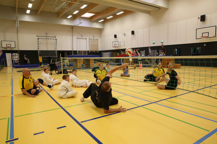 Hunderte Leute ließen sich das Sportfest All Inklusive an der Flutmulde nicht entgehen - Das sind die schönsten Bilder