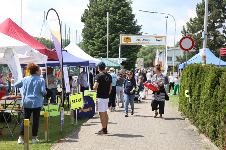 Hunderte Leute ließen sich das Sportfest All Inklusive an der Flutmulde nicht entgehen - Das sind die schönsten Bilder