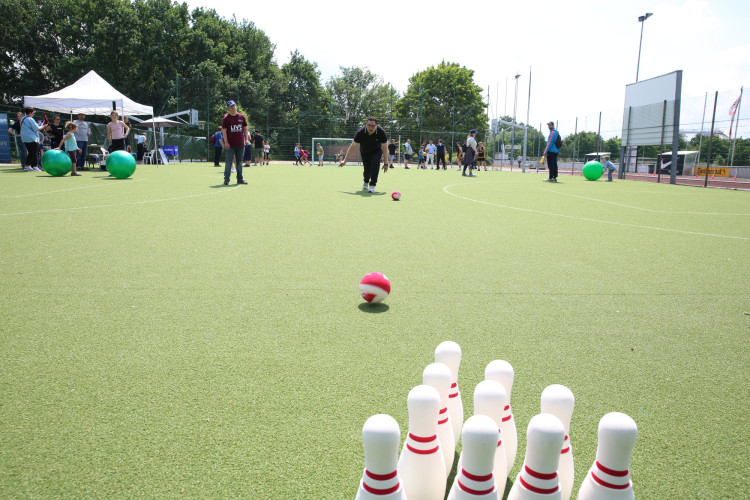 Hunderte Leute ließen sich das Sportfest All Inklusive an der Flutmulde nicht entgehen - Das sind die schönsten Bilder