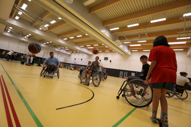 Hunderte Leute ließen sich das Sportfest All Inklusive an der Flutmulde nicht entgehen - Das sind die schönsten Bilder
