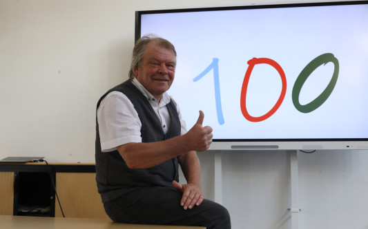 Hundertmal platziert, hundertmal ist viel passiert: KURT-Kolumnist Martin Wrasmann gratuliert – mit Bibel, Koran und Gottes Segen