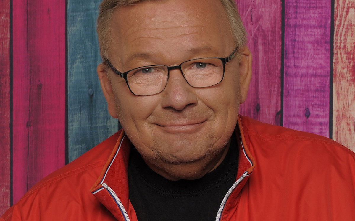 Hurra, ab Montag ist wieder Wochenende! Bernd Stelter reist mit seiner Show am 25. Mai nach Gifhorn