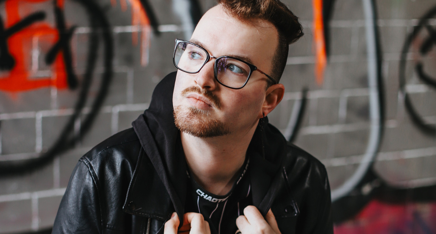 Ich hatte schon immer weibliche Vorbilder: Der Brechtorfer Nic Salo macht Deutsch-Pop auch mit queeren Themen