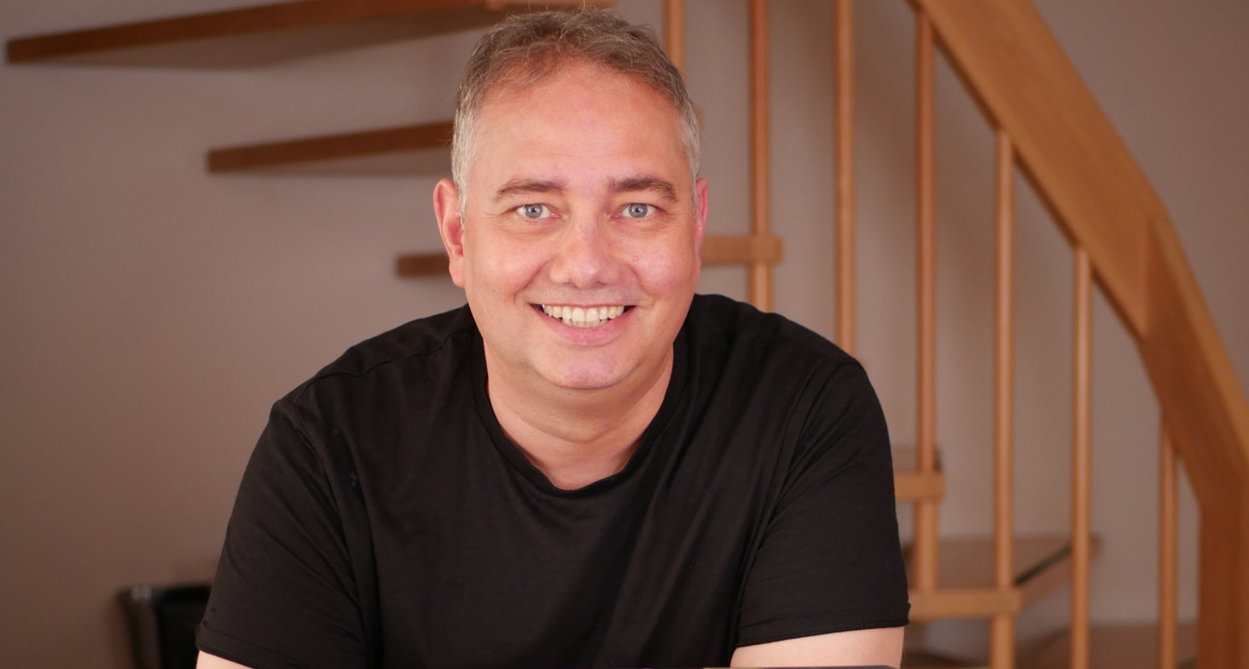 Ich kann Bücher machen, die ich anderswo nicht finde - Wacken, Ruhrpott, Beatles: Andreas Reiffer aus Meine verlegt seit 20 Jahren