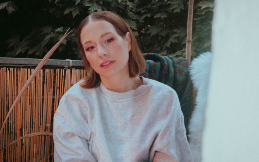 Ich kann jetzt erst Gifhorn so richtig wertschätzen: Gifhorns Popstar, Podcasterin und Unternehmerin Senta startet neu durch