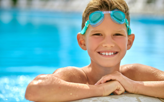 Im Sommer starten neue Schwimmkurse – Anmeldungen ab 28. April