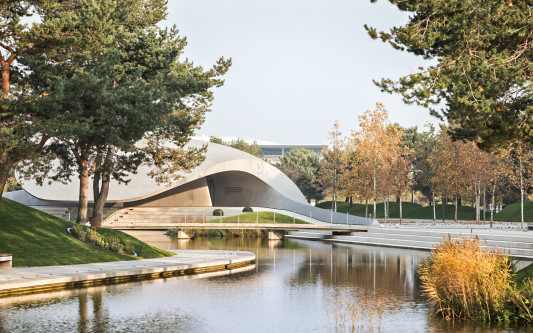 In der Autostadt in Wolfsburg den Herbst erleben: Der Themenpark bietet besondere Ferienerlebnisse für Groß und Klein