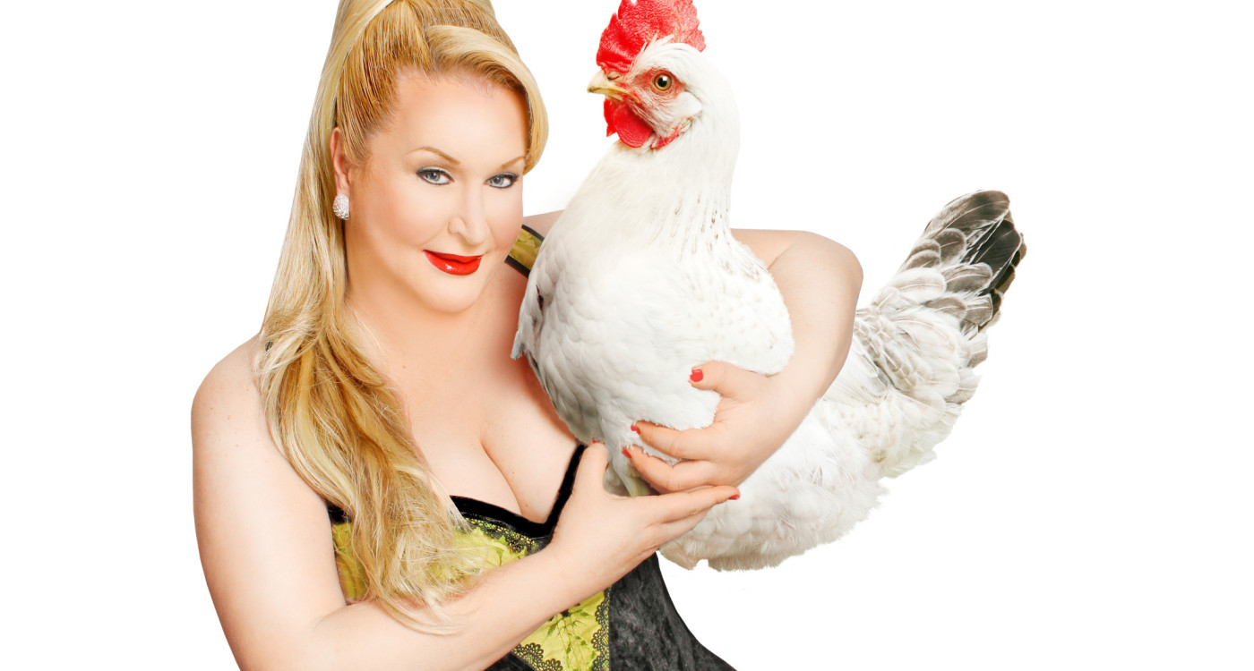 In der Stadthalle Gifhorn: Daphne de Luxe straft Fitnessgurus Lügen