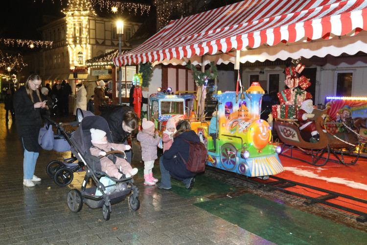 In KURTs Bildergalerie: So viel Freude macht der Gifhorner Weihnachtsmarkt 2023