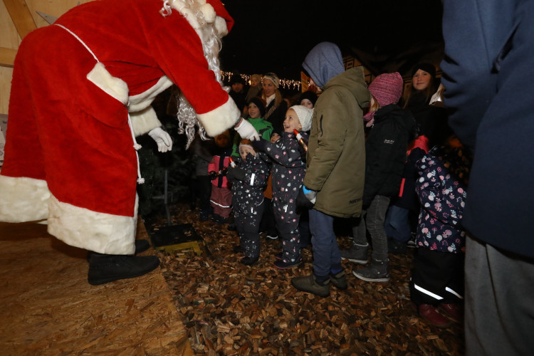 In KURTs Bildergalerie: So viel Freude macht der Gifhorner Weihnachtsmarkt 2023