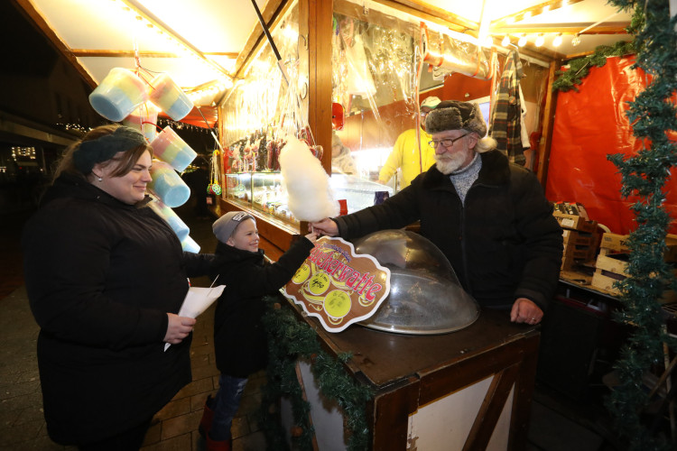 In KURTs Bildergalerie: So viel Freude macht der Gifhorner Weihnachtsmarkt 2023
