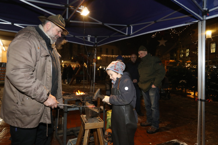 In KURTs Bildergalerie: So viel Freude macht der Gifhorner Weihnachtsmarkt 2023