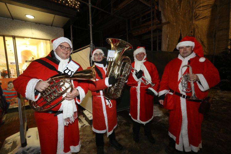 In KURTs Bildergalerie: So viel Freude macht der Gifhorner Weihnachtsmarkt 2023