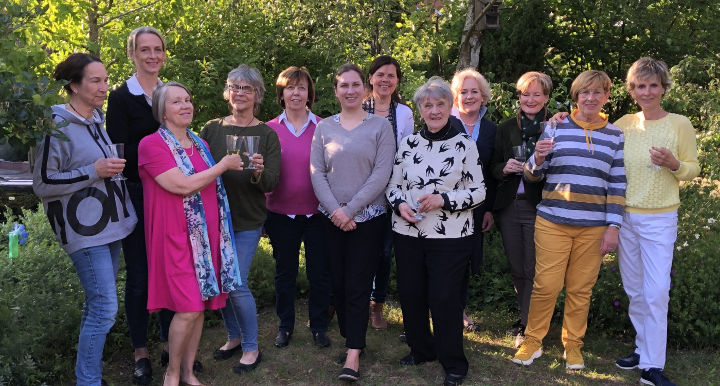 Inner Wheel Club organisiert kostenfreies Benefizkonzert und Oster-Los-Aktion: Sängerin Nicola Mills am 31. Mai in Barwedel