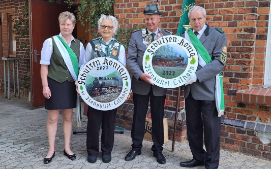 Isenbüttel-Gifhorn, Horst Ganz ist Dein König: Mit einem 5,5-Teiler erschoss sich der Schütze die Königswürde beim Schützenfest