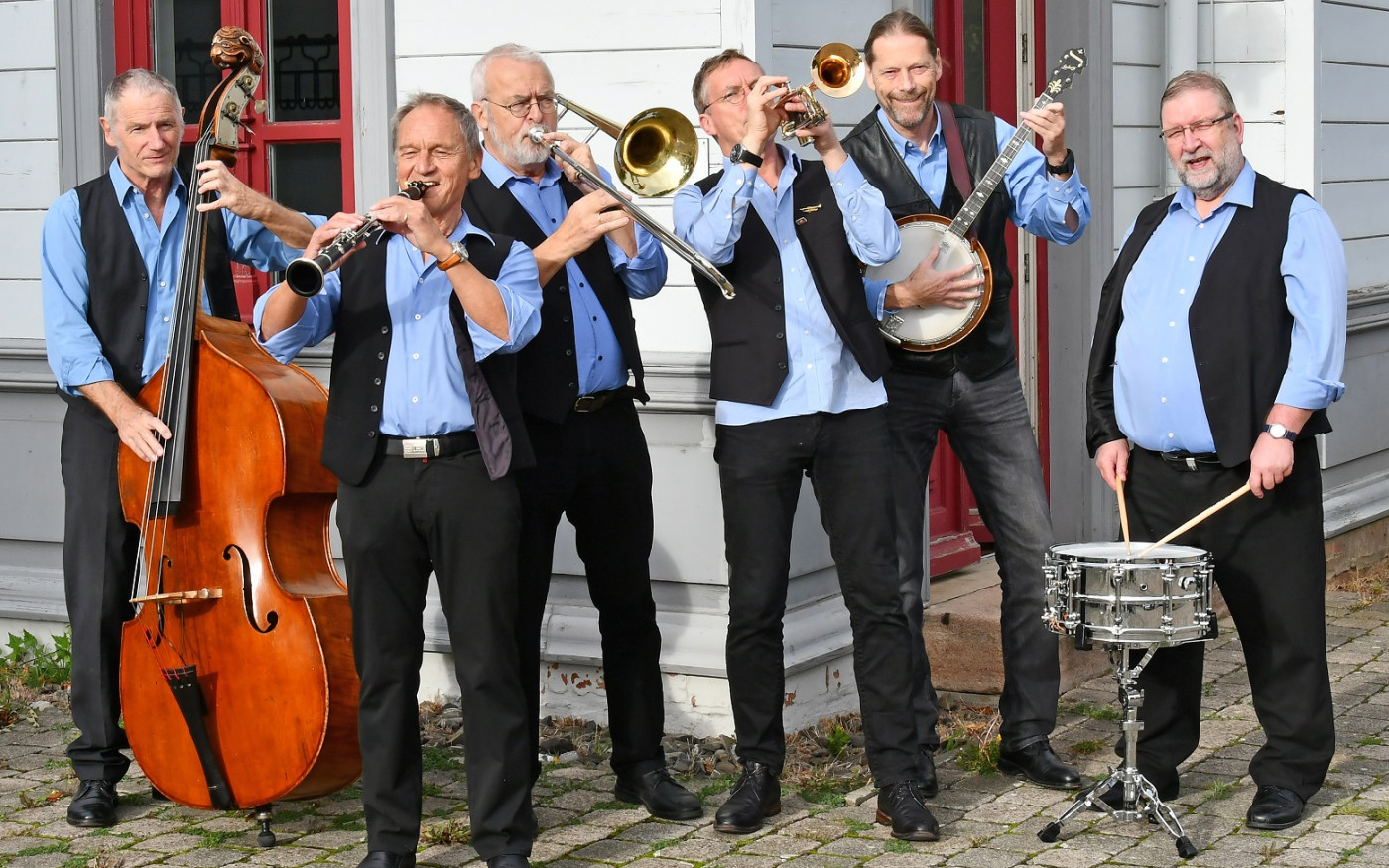 Jazz, Groove, Swing: Die Saratoga Seven spielen in Gifhorns Grille zu Gunsten der Ukraine-Hilfe