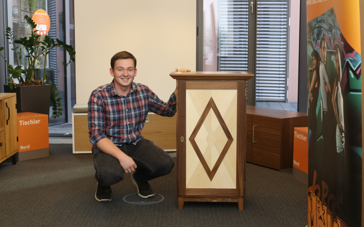 Jetzt habe ich für mein Hobby eine Fachausbildung: Die Tischler Gabriel Stenzig und Michael Braun wissen, wie das Holz will – und schaffen Unikate