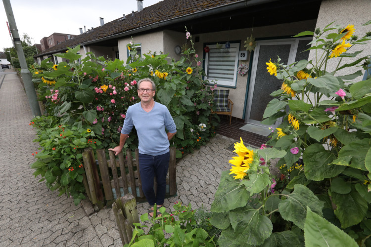 Jetzt wird mit einer flotten Aperol-Party gefeiert: Maureen Scharbow ist die Gewinnerin des 5. Gifhorner Balkon-Wettbewerbs