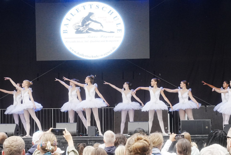 Junior-Altstadtfest, Ballett, Kulturverein-Geburtstag, Live-Musik und mehr: So sieht ein vergnügter Nachmittag auf Gifhorns Altstadtfest aus – mit großer KURT-Bildergalerie