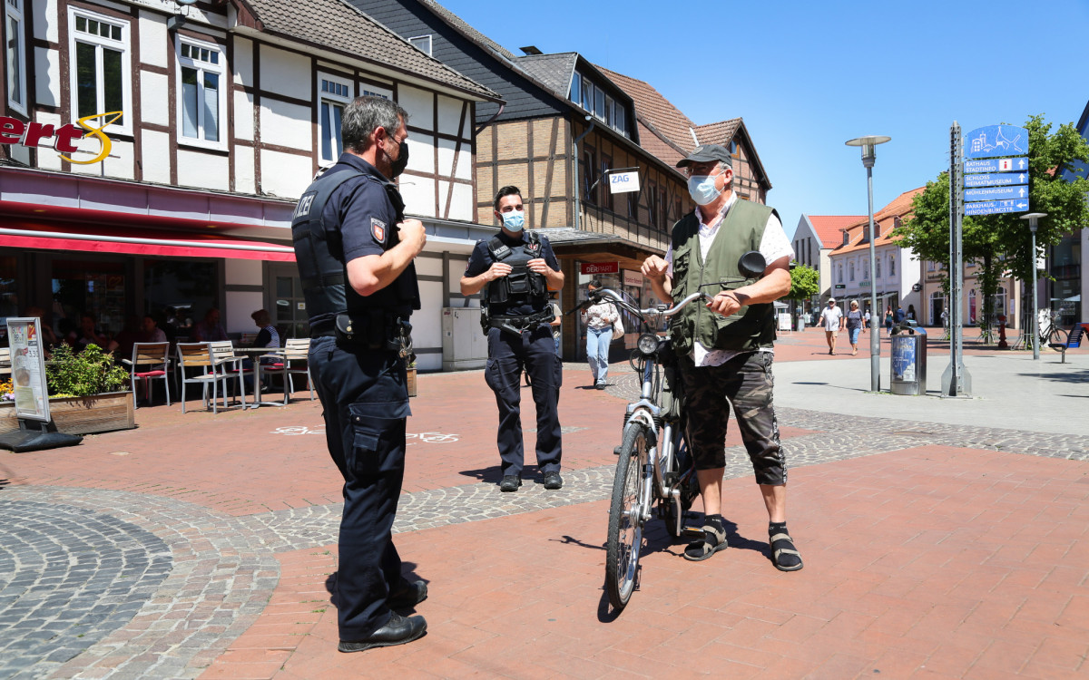 Kaum Rowdys und keine Unfälle: Kontrollen der Polizeiinspektion Gifhorn in der Fußgängerzone verlaufen ruhig