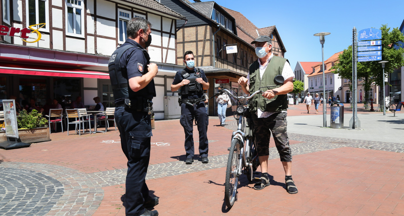 Kaum Rowdys und keine Unfälle: Kontrollen der Polizeiinspektion Gifhorn in der Fußgängerzone verlaufen ruhig