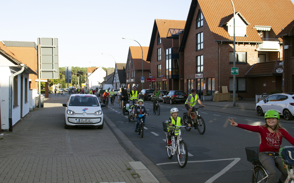 Kidical Mass - Junge Gifhorner*innen demonstrieren auf ihren Rädern für mehr Sicherheit auf dem Schulweg