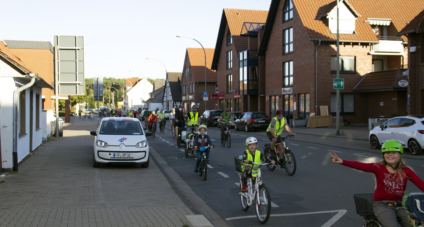 Kidical Mass - Junge Gifhorner*innen demonstrieren auf ihren Rädern für mehr Sicherheit auf dem Schulweg