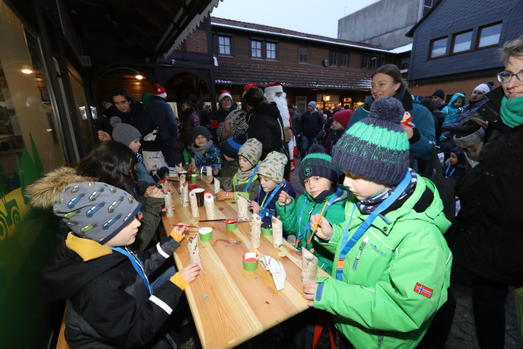 Kindliche Freude gehört zur Weihnachtszeit: Das war der Gifhorner Kinderweihnachtsmarkt in der Steinweg Passage