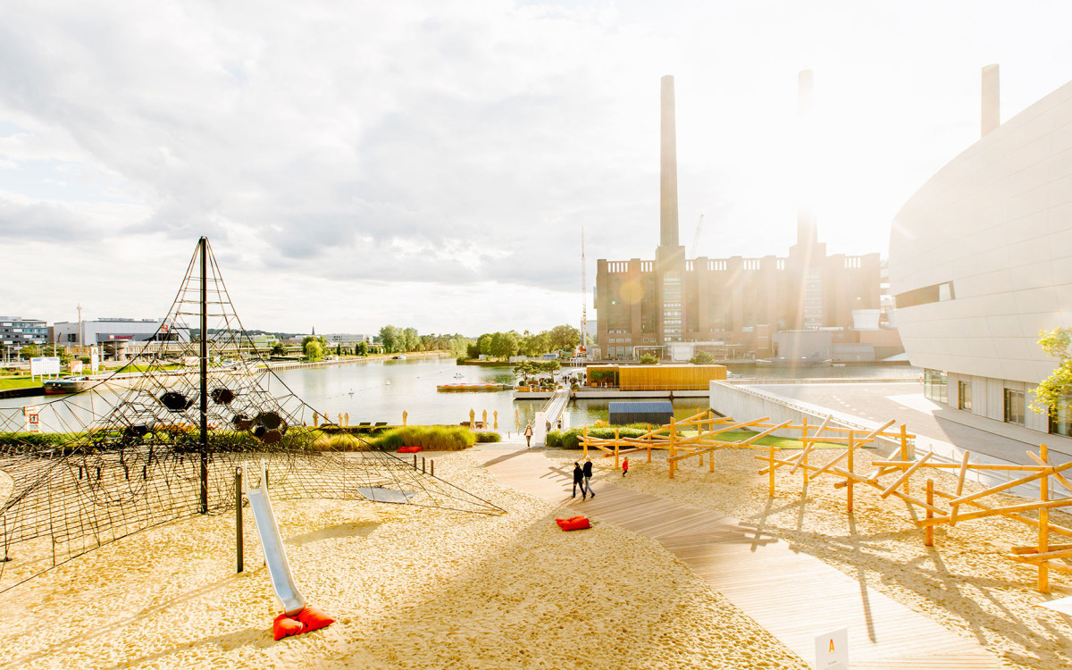 Klettern, Hüpfen und Relaxen - Familiensommer in der Autostadt Wolfsburg