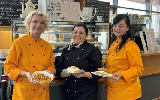 Köstliche Essensangebote in der Caféteria der Kreisvolkshochschule und Kreismusikschule
