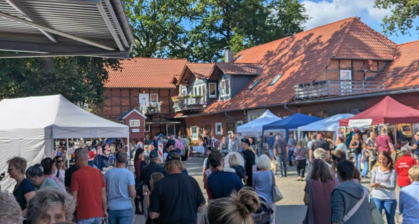 Kunsthandwerk und Kulinarik beim Dorfmarkt: Am 5. September sind wieder rund 60 Stände in Gamsen kostenfrei zu besuchen