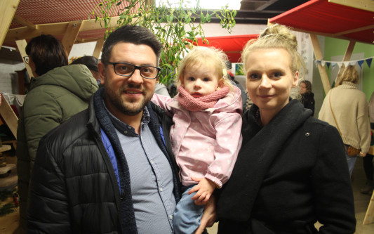 KURT-Bildergalerie: Der Adventsmarkt der schönen Dinge lockt in den Tagestreff 