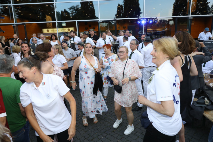 KURT-Bildergalerie: Große Partys zum Schützenfest-Abschluss – mit großem Feuerwerk