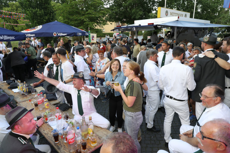 KURT-Bildergalerie: Große Partys zum Schützenfest-Abschluss – mit großem Feuerwerk