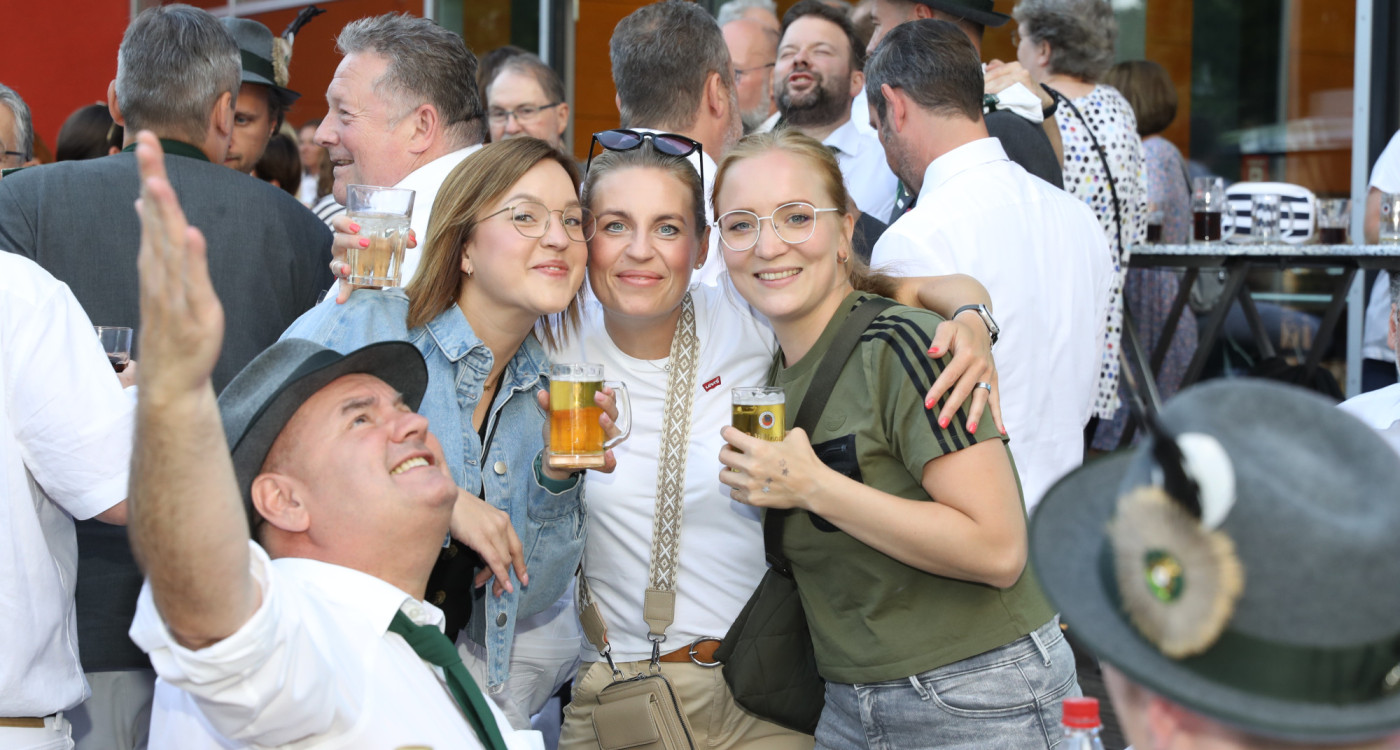 KURT-Bildergalerie: Große Partys zum Schützenfest-Abschluss – mit großem Feuerwerk