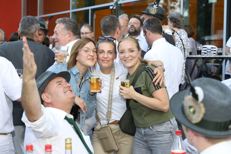 KURT-Bildergalerie: Große Partys zum Schützenfest-Abschluss – mit großem Feuerwerk