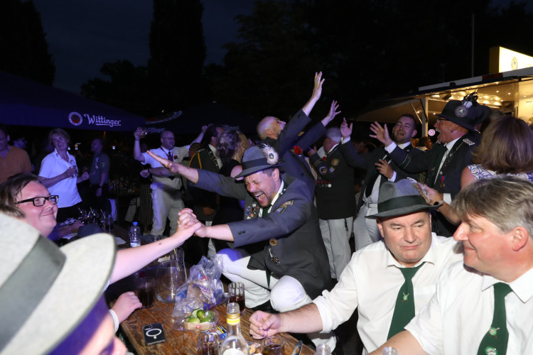 KURT-Bildergalerie: Große Partys zum Schützenfest-Abschluss – mit großem Feuerwerk